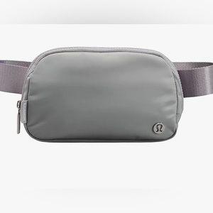 Lululemon Everywhere 1L Belt bag